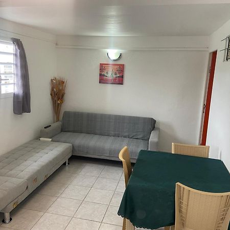 Logement De 40M2 Avec Terrasse, Moderne Et Equipe Petit-Canal Esterno foto