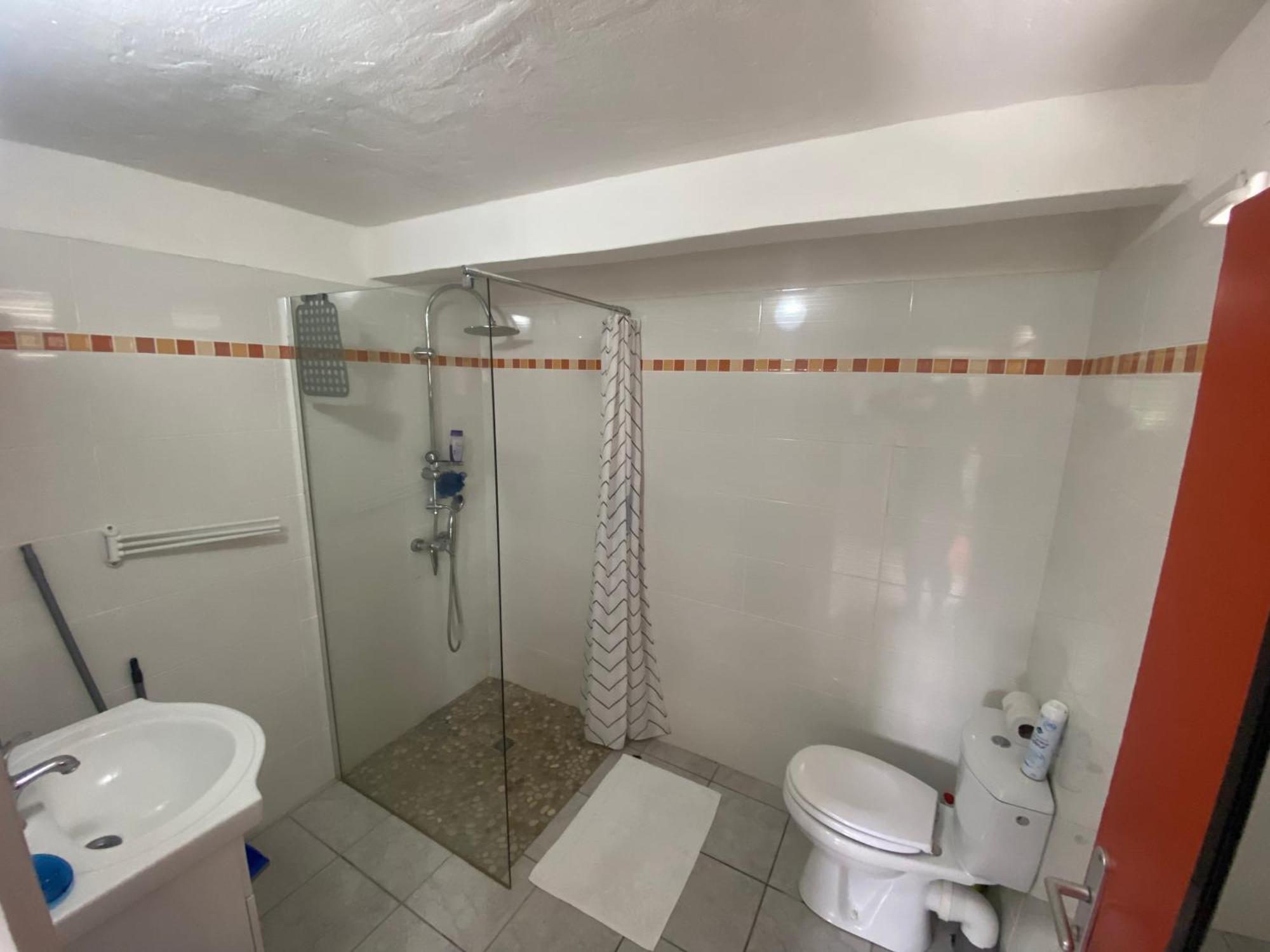 Logement De 40M2 Avec Terrasse, Moderne Et Equipe Petit-Canal Esterno foto