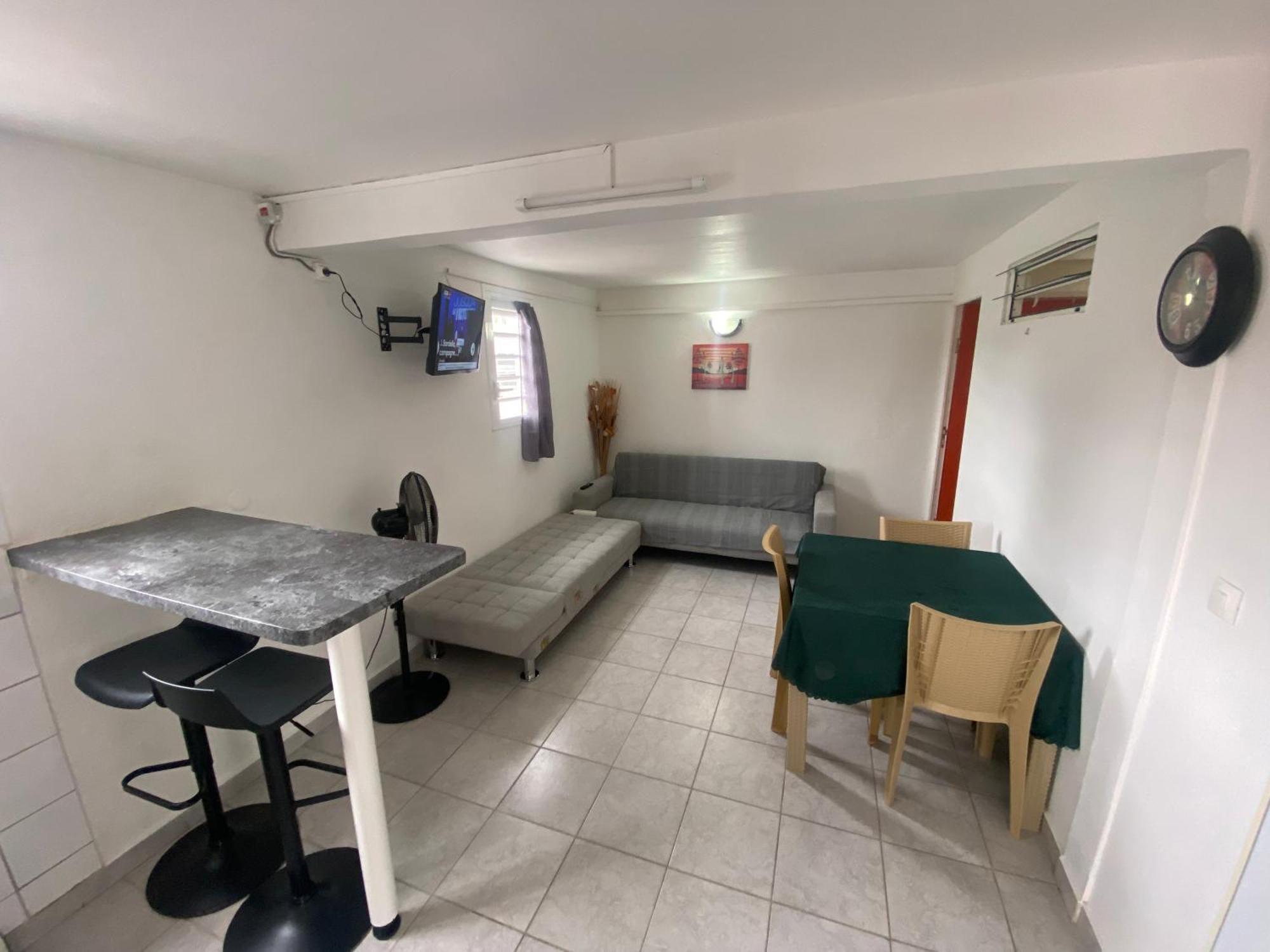 Logement De 40M2 Avec Terrasse, Moderne Et Equipe Petit-Canal Esterno foto