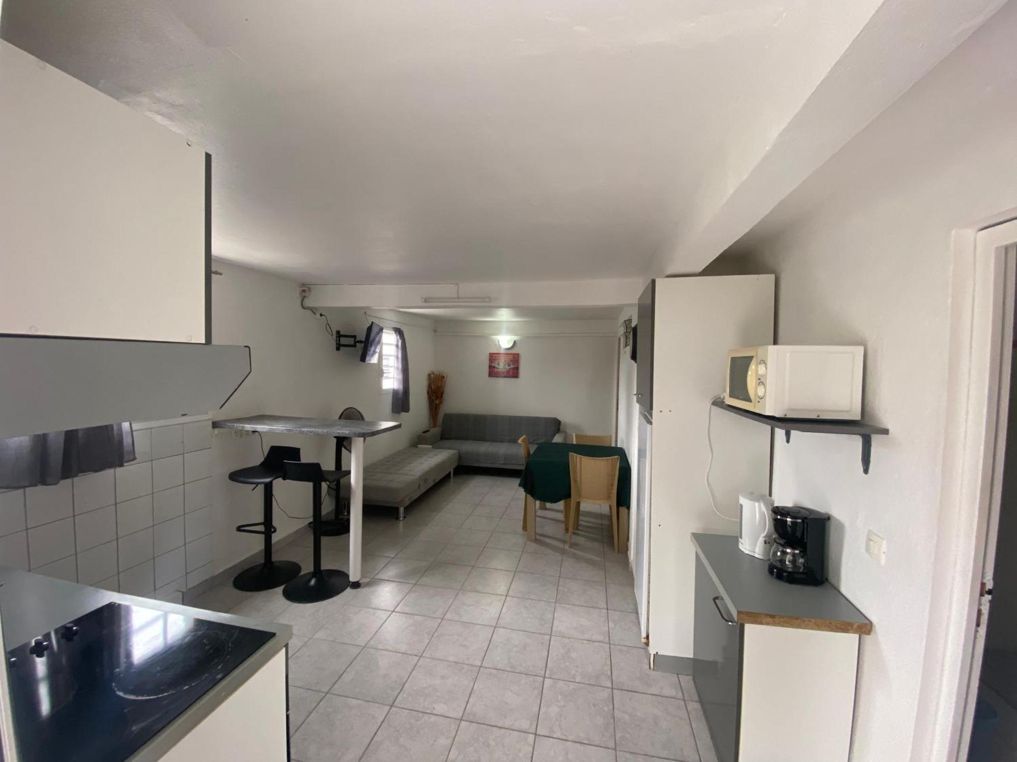 Logement De 40M2 Avec Terrasse, Moderne Et Equipe Petit-Canal Esterno foto
